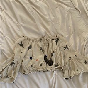 Cropped star print off the shoulder top!